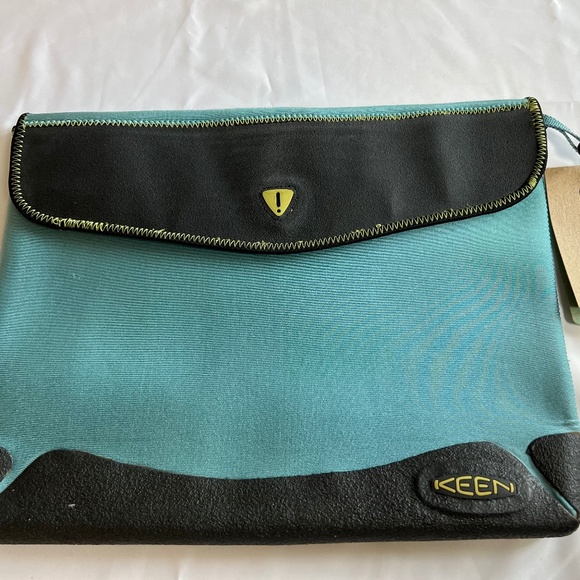 Keen Handbags - Keen Hybrid Transport laptop sleeve